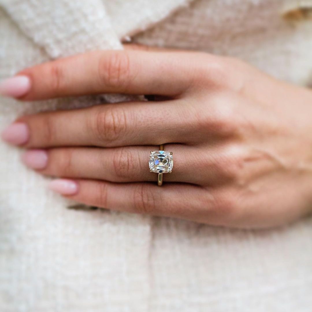 Old Mine Cushion Cut 6CT Moiss - огляд і ціна Moissanite Ring