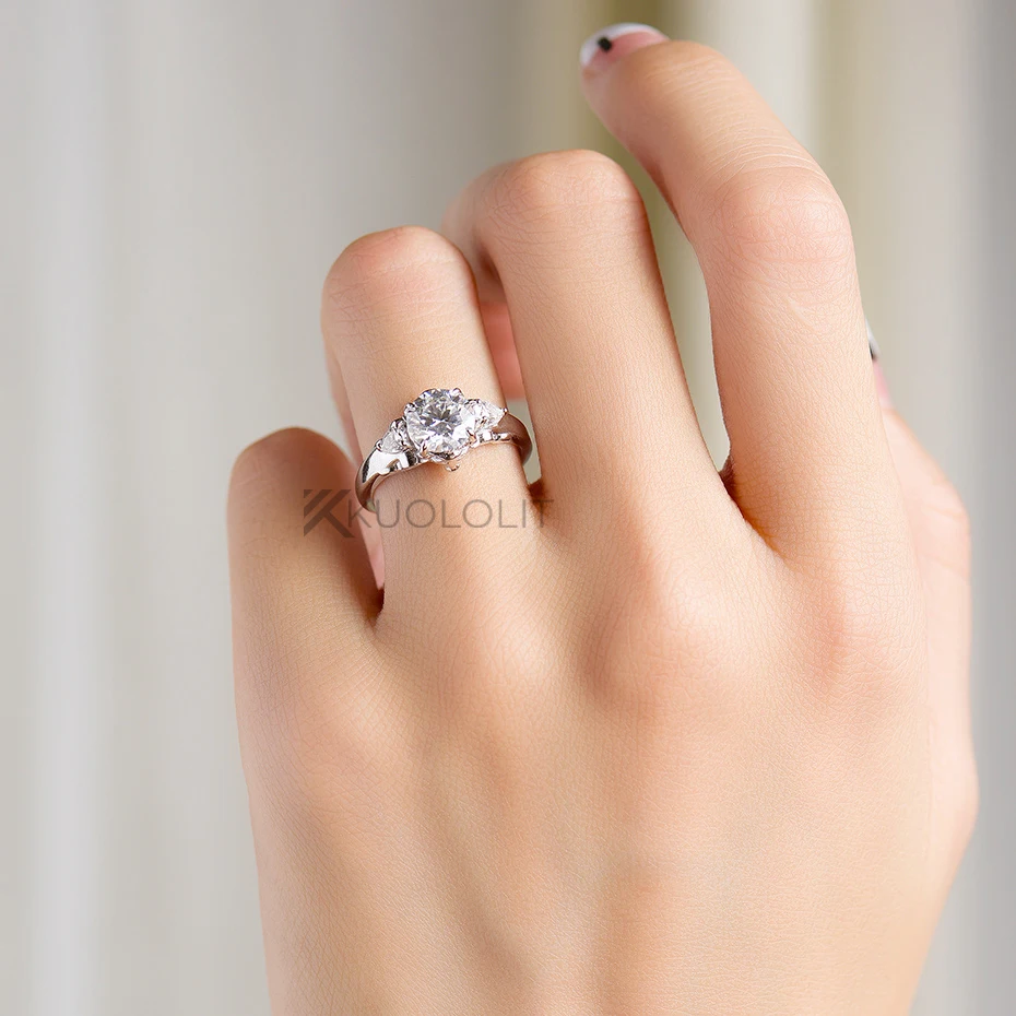 7.5MM Round D VVS1 Lion Solita - огляд і ціна Moissanite Ring