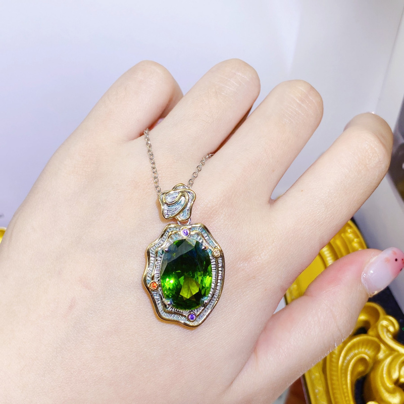 'Ghost Artifact' Necklace Pend - огляд і ціна Used Jewelry Watches